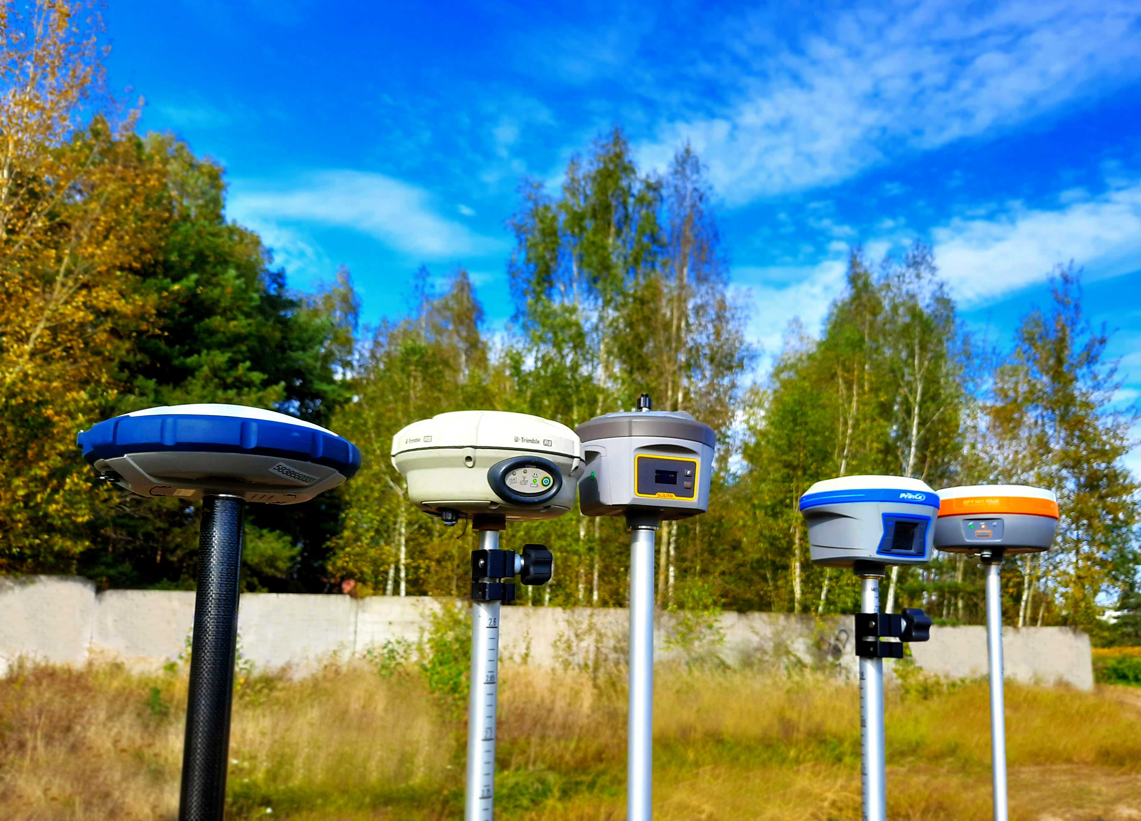 Gps техника. Аппаратура геодезическая спутниковая grx2. Аппаратура геодезическая спутниковая Sokkia grx1. Геодезическиц приёмник GNSS. Приемник GNSS Sokkia grx2.